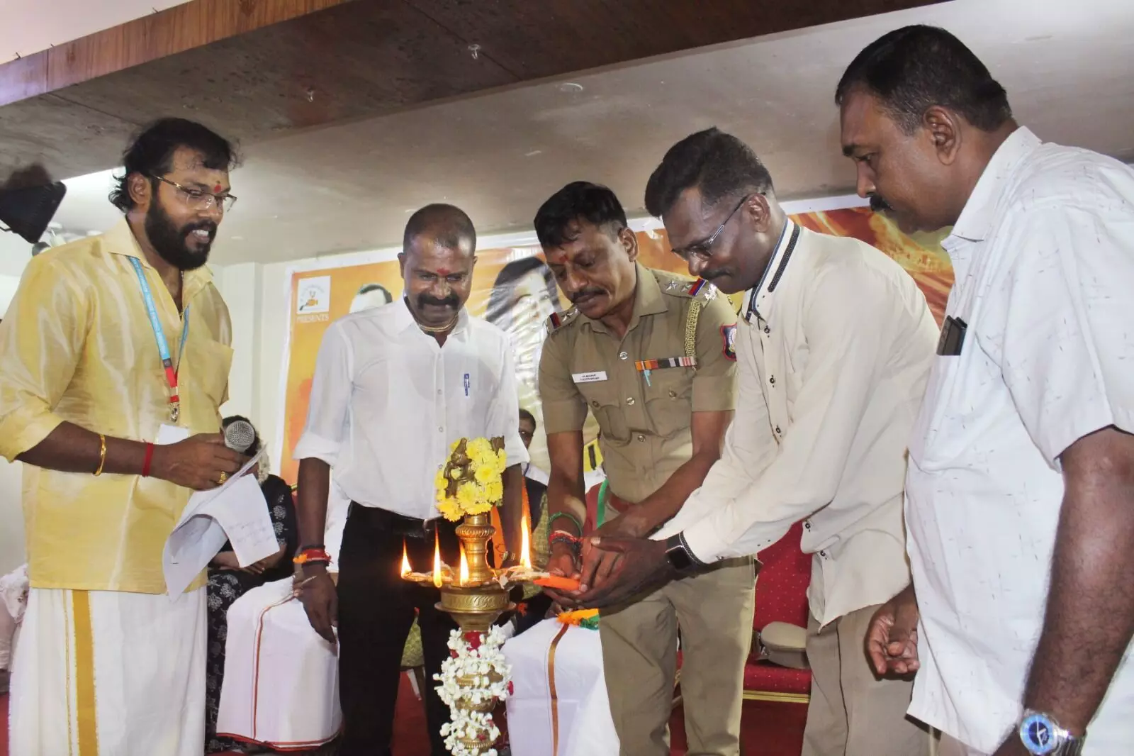 നമോ യോഗി-യോഗി ആദിത്യനാദിനെക്കുറിച്ച് സിനിമ .പൂജ കഴിഞ്ഞു